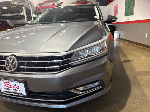 Used 2018 Volkswagen Passat 2.0T SE FWD image 73
