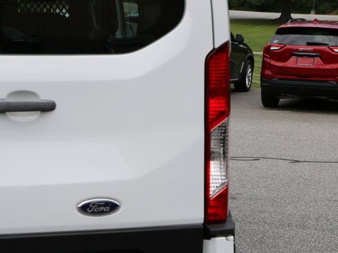 Used 2024 Ford Transit 250 Low Roof w/ Exterior Upgrade Package RWD image 6