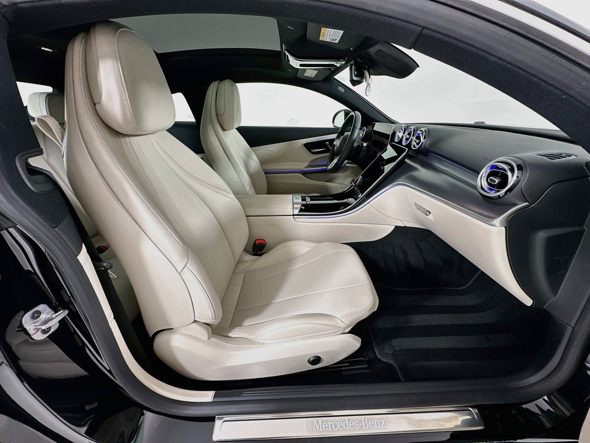 Certified 2024 Mercedes-Benz CLE 300 4MATIC Coupe image 31