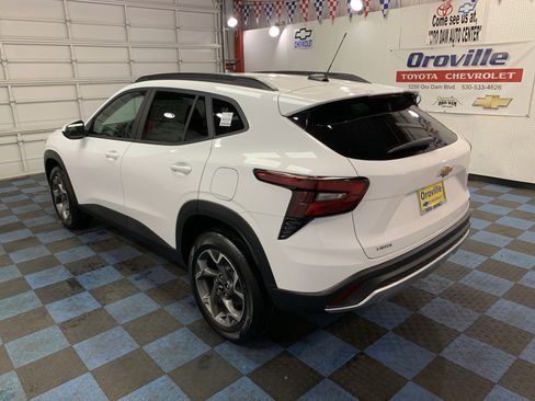 New 2026 Chevrolet Trax LT image 3