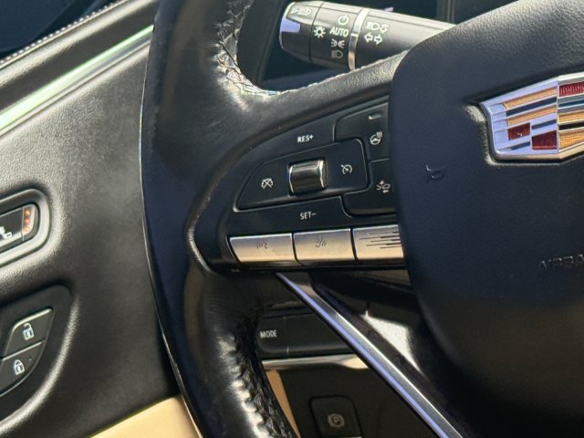 Used 2023 Cadillac Escalade Premium Luxury w/ LPO, Illumination Package RWD image 10