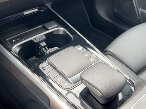 Used 2022 Mercedes-Benz GLB 250 image 30