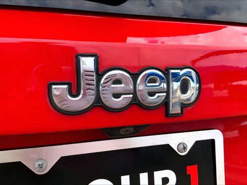 Used 2021 Jeep Renegade Latitude FWD image 31