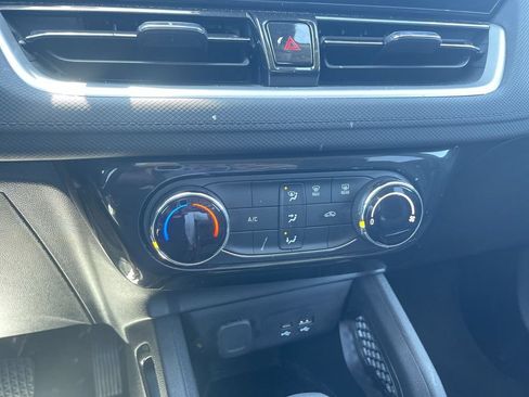Used 2025 Chevrolet TrailBlazer LT AWD/4WD image 25