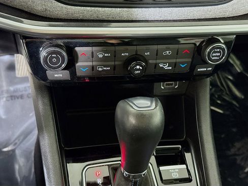 Used 2022 Jeep Compass Latitude w/ Sun and Sound Group AWD/4WD image 8