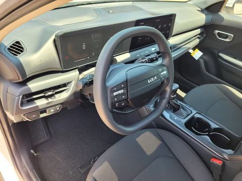 New 2026 Kia K4 FWD image 9