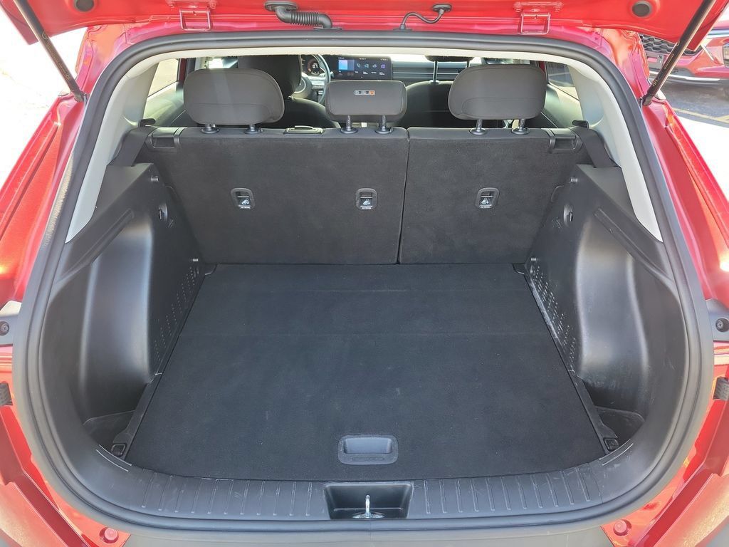 Used 2025 Hyundai Kona SEL FWD image 9