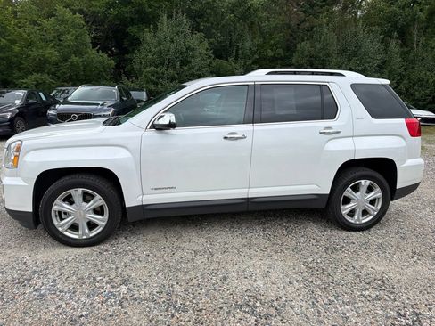 Used 2017 GMC Terrain SLT w/ Open Road Package FWD image 2