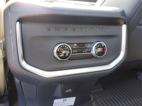 New 2025 Ford Expedition Active image 15