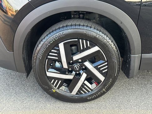 New 2026 Nissan Kicks SV image 11