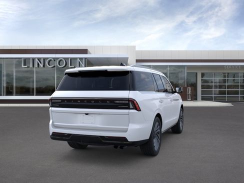 New 2025 Lincoln Navigator Reserve AWD/4WD image 8