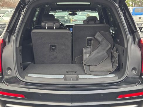 Used 2021 Cadillac XT6 Premium Luxury image 13