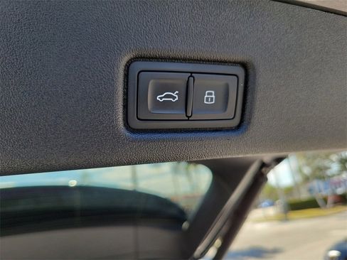 Certified 2025 Audi Q5 Premium Plus w/ Premium Plus image 31