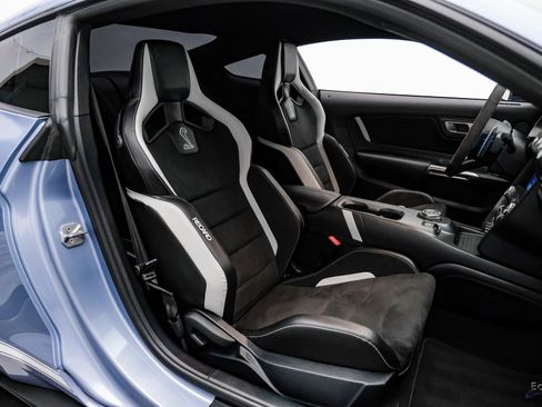 Used 2022 Ford Mustang Shelby GT500 w/ Technology Package image 39