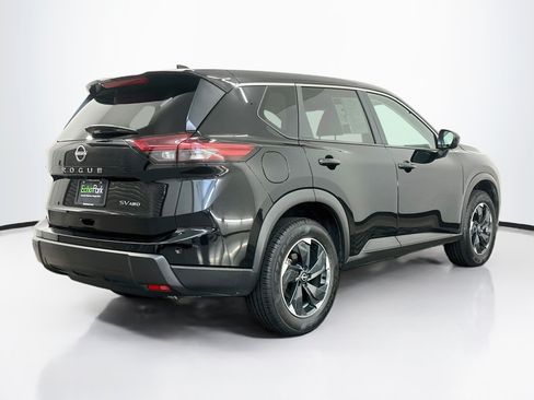 Used 2024 Nissan Rogue SV AWD/4WD image 9