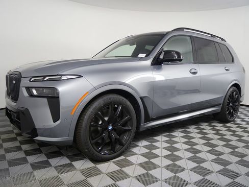 Used 2026 BMW X7 M60i image 8