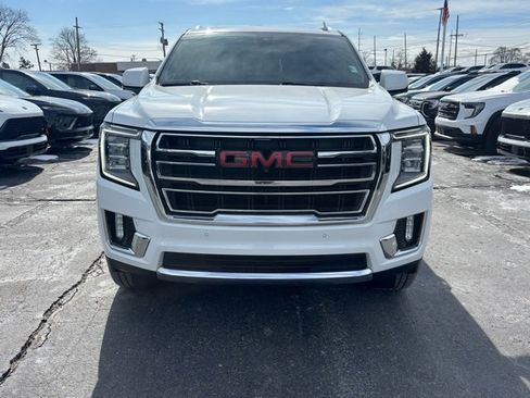 Used 2021 GMC Yukon SLT w/ SLT Premium Package image 2