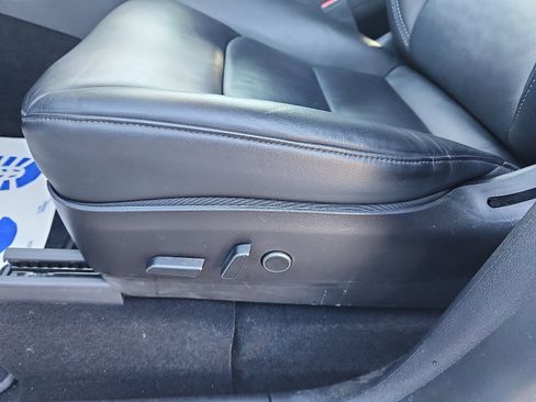 Used 2022 Tesla Model Y Long Range image 21