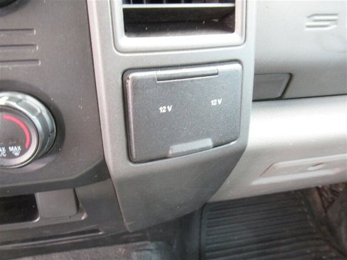 Used 2017 Ford F550 2WD Regular Cab Super Duty image 35