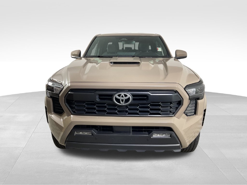Used 2026 Toyota Tacoma TRD Sport w/ TRD Sport Upgrade Package AWD/4WD image 3