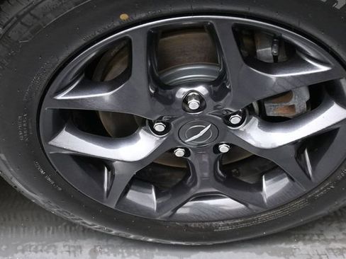 Used 2019 Chrysler Pacifica Limited w/ S Appearance Package FWD image 26