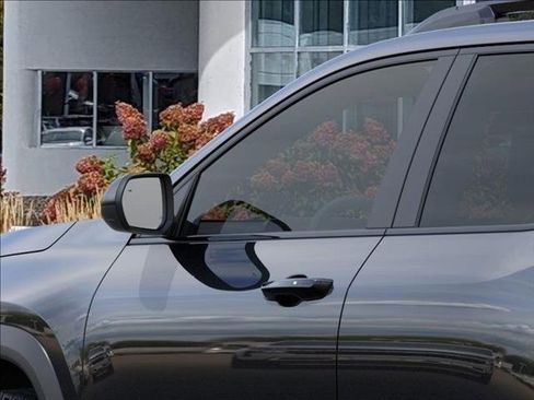 New 2026 Chevrolet Equinox RS w/ LPO, Floor Liner Package image 12