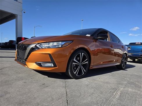 Used 2023 Nissan Sentra SR image 2
