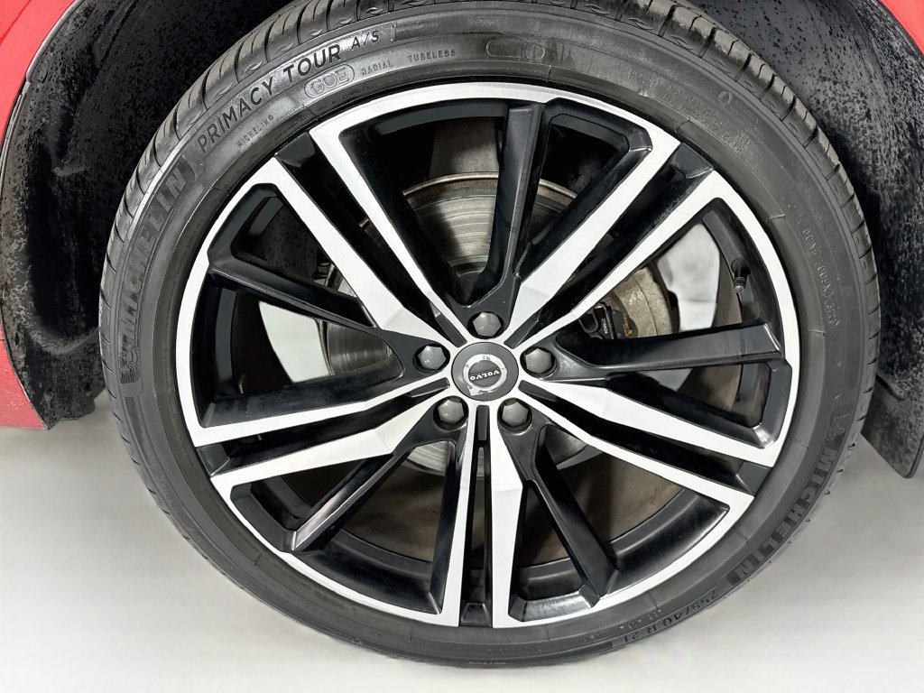 Used 2021 Volvo XC60 T5 R-Design w/ Protection Package Premier AWD/4WD image 32