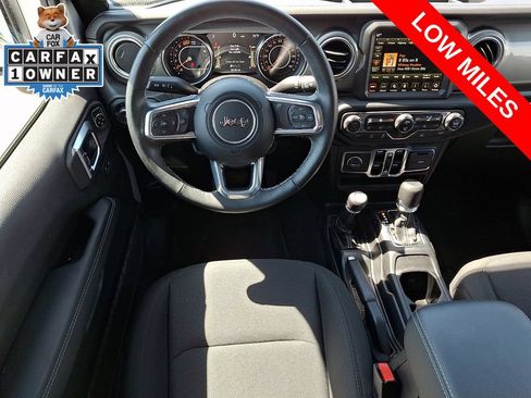 Used 2022 Jeep Wrangler Unlimited Sahara w/ Cold Weather Group AWD/4WD image 11
