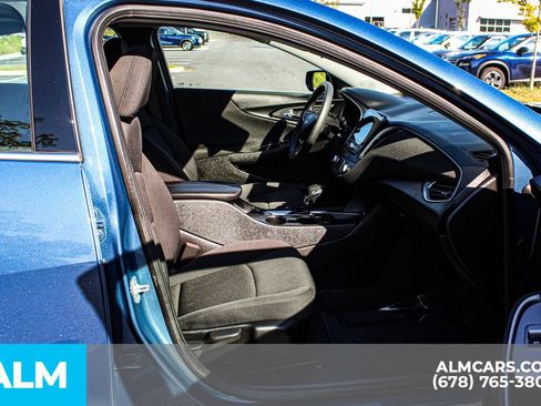 Used 2025 Chevrolet Malibu LT FWD image 18