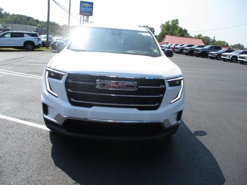 Used 2025 GMC Acadia Elevation image 8