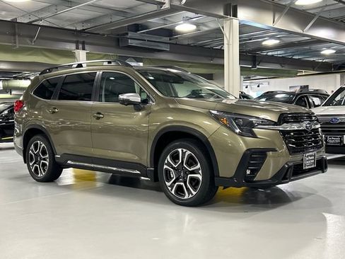 Used 2023 Subaru Ascent Limited w/ Technology Package AWD/4WD image 1