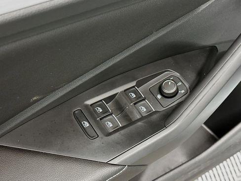 Used 2025 Volkswagen Jetta Sport image 15