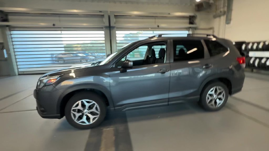Used 2023 Subaru Forester Premium AWD/4WD image 7