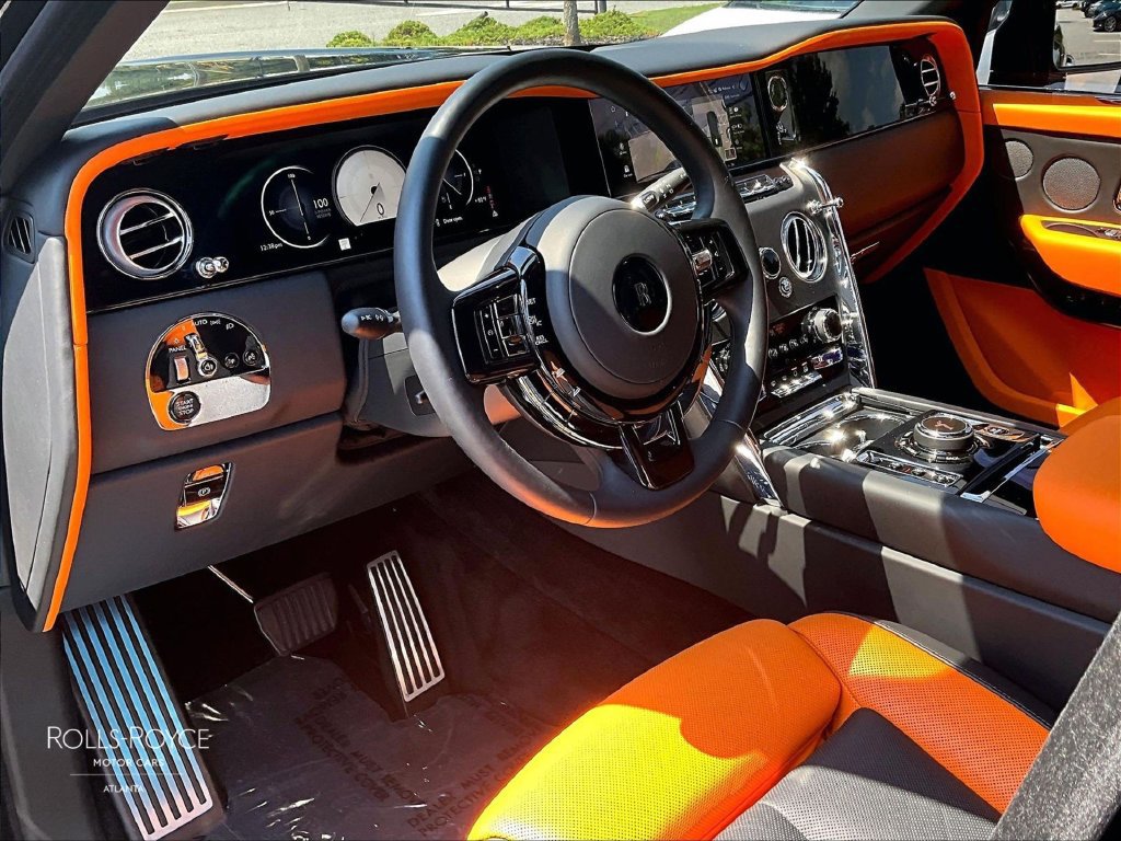 Certified 2025 Rolls-Royce Cullinan AWD/4WD image 13