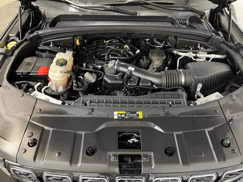 Used 2021 Jeep Grand Cherokee L Limited AWD/4WD image 12