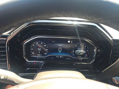 Used 2023 Chevrolet Silverado 1500 LT AWD/4WD image 7
