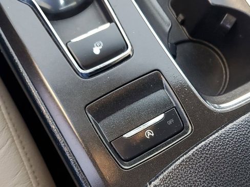 Used 2017 Ford Fusion SE w/ Fusion SE Technology Package image 31