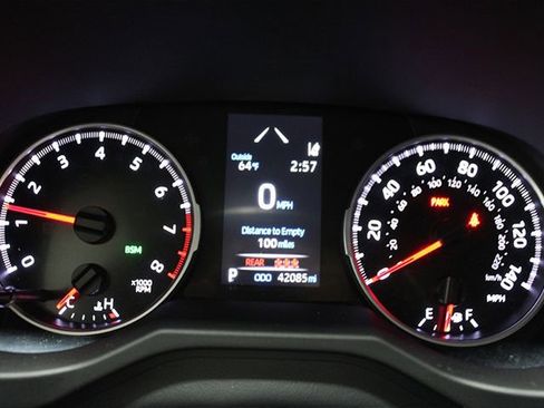 Certified 2022 Toyota RAV4 XLE Premium image 11