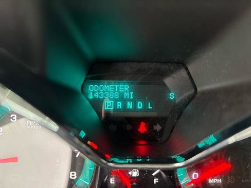 Used 2017 Chevrolet Traverse LS FWD image 12