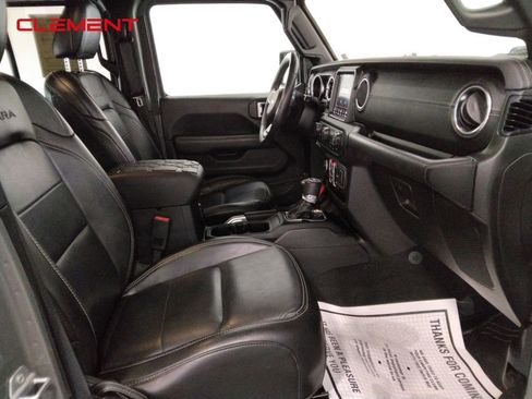 Used 2019 Jeep Wrangler Unlimited Sahara image 36