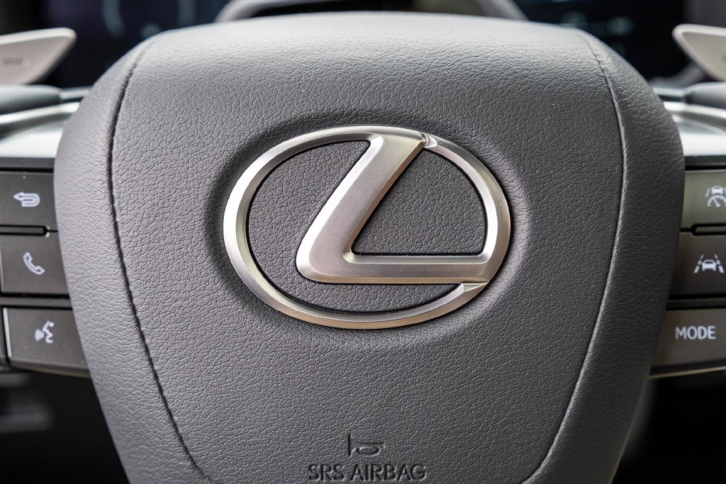 Used 2026 Lexus GX 550 w/ Accessory Package (2T) AWD/4WD image 25