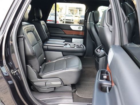Used 2019 Lincoln Navigator L Reserve image 37