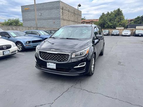 Used 2019 Kia Sedona L FWD image 12
