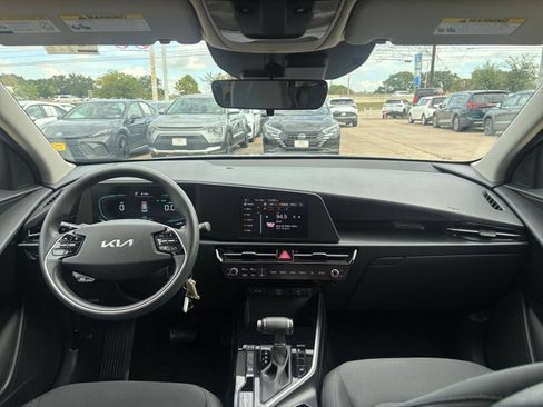 Used 2026 Kia Niro LX FWD image 26