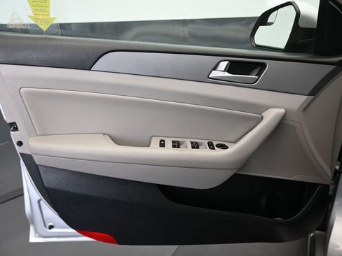 Used 2016 Hyundai Sonata SE image 9