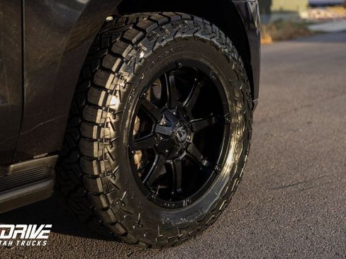 Used 2024 Ford Expedition Limited image 7