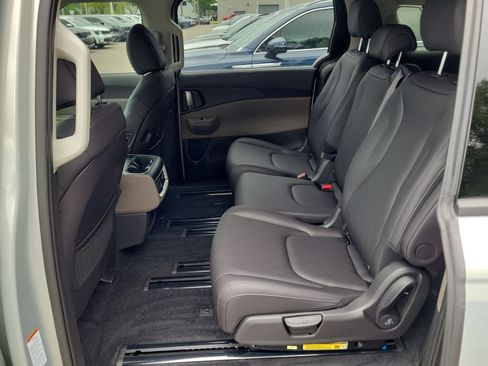 New 2026 Kia Carnival SX FWD image 16