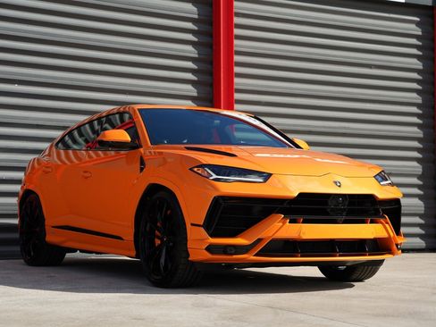 Used 2023 Lamborghini Urus S image 5