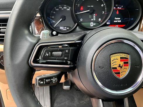 Used 2023 Porsche Macan AWD/4WD image 23
